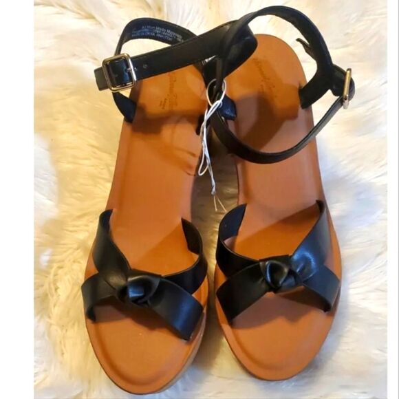 Ladies Black Platform heel criss cross  sandals sz 11 - Picture 4 of 7
